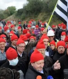 Les bonnets rouges