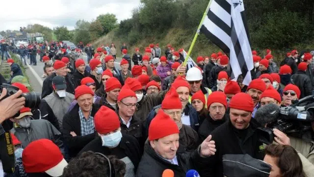 Les bonnets rouges