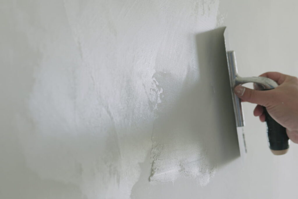 Comment faire du crépi intérieur ? The Daily Breizh